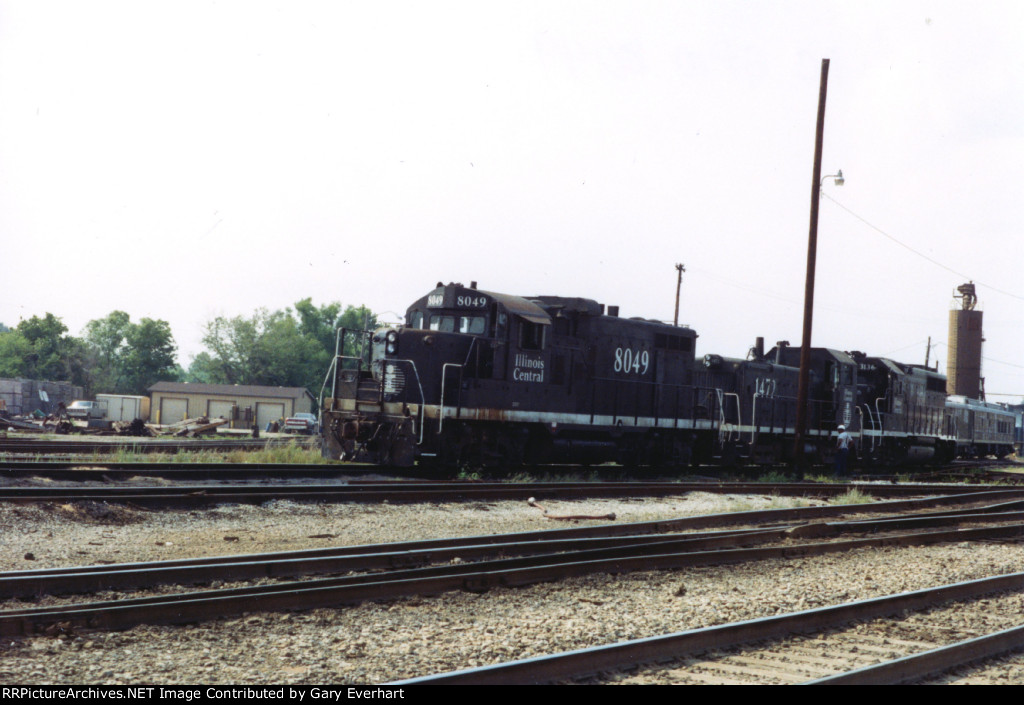 IC GP10 #8049 - Illinois Central